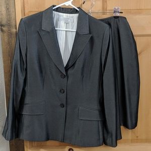 Tahari skirt suit
